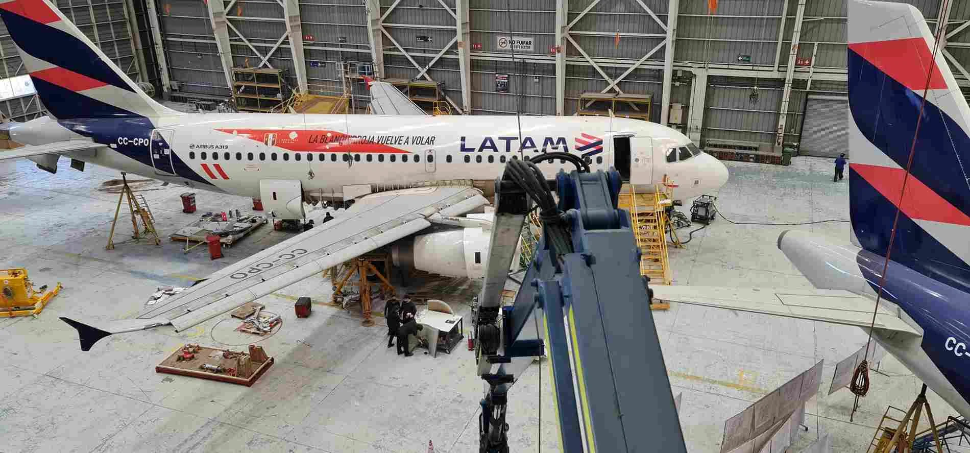Líneas de vida en hangar de Latam Airlines