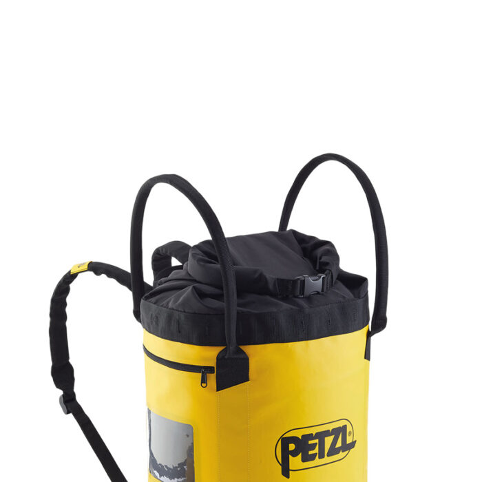 Bolso Petzl Bucket 45 Litros dos asas para cargar el bolso en las manos