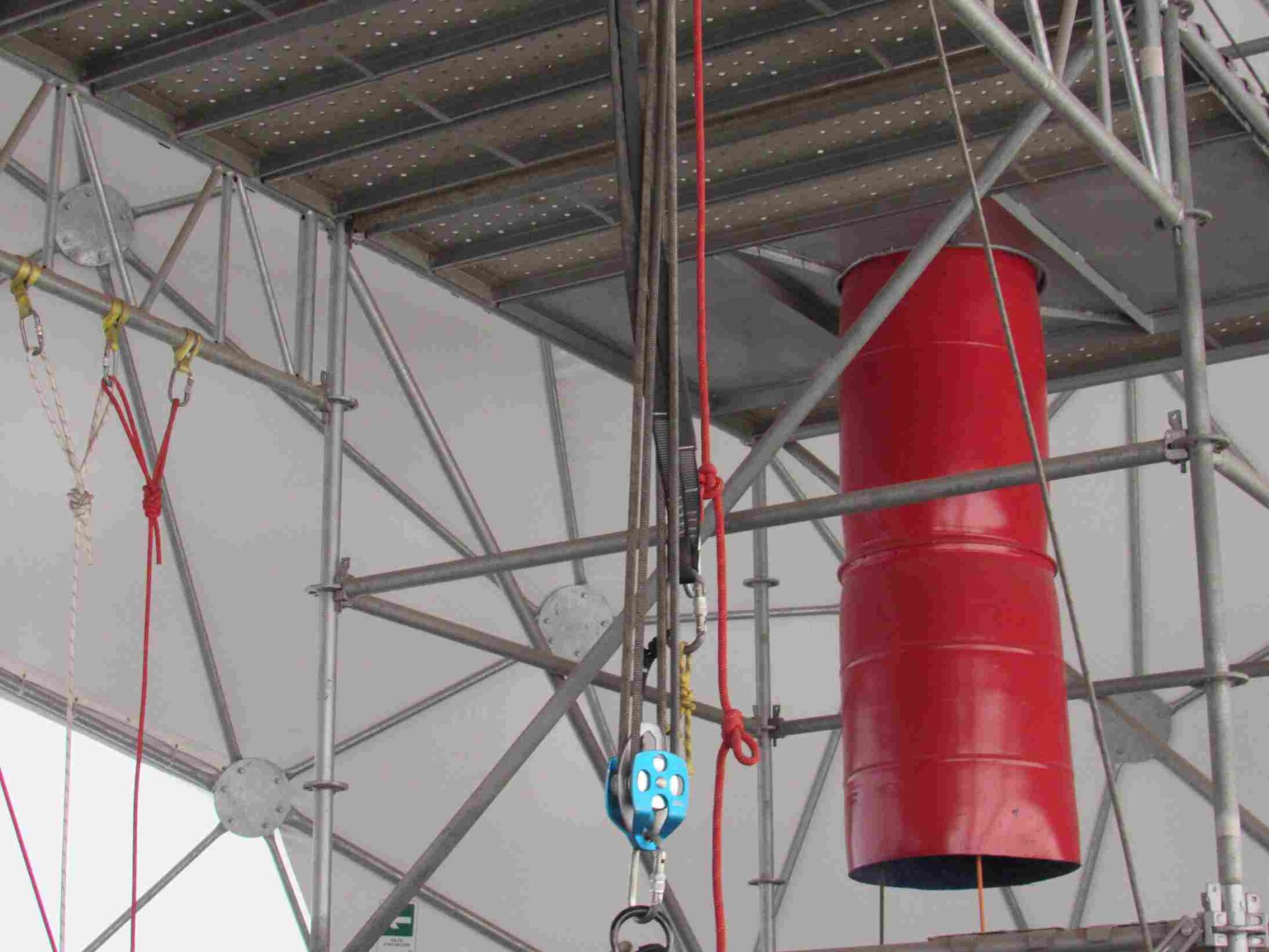 capacitación de trabajo en espacios confinados